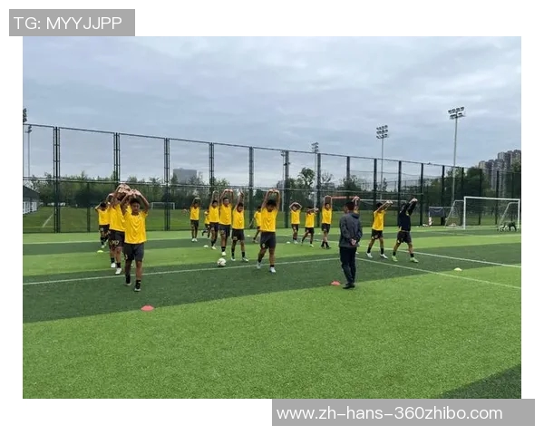 热血足球燃情岁月追逐梦想的绿茵场上拼搏与荣耀的故事